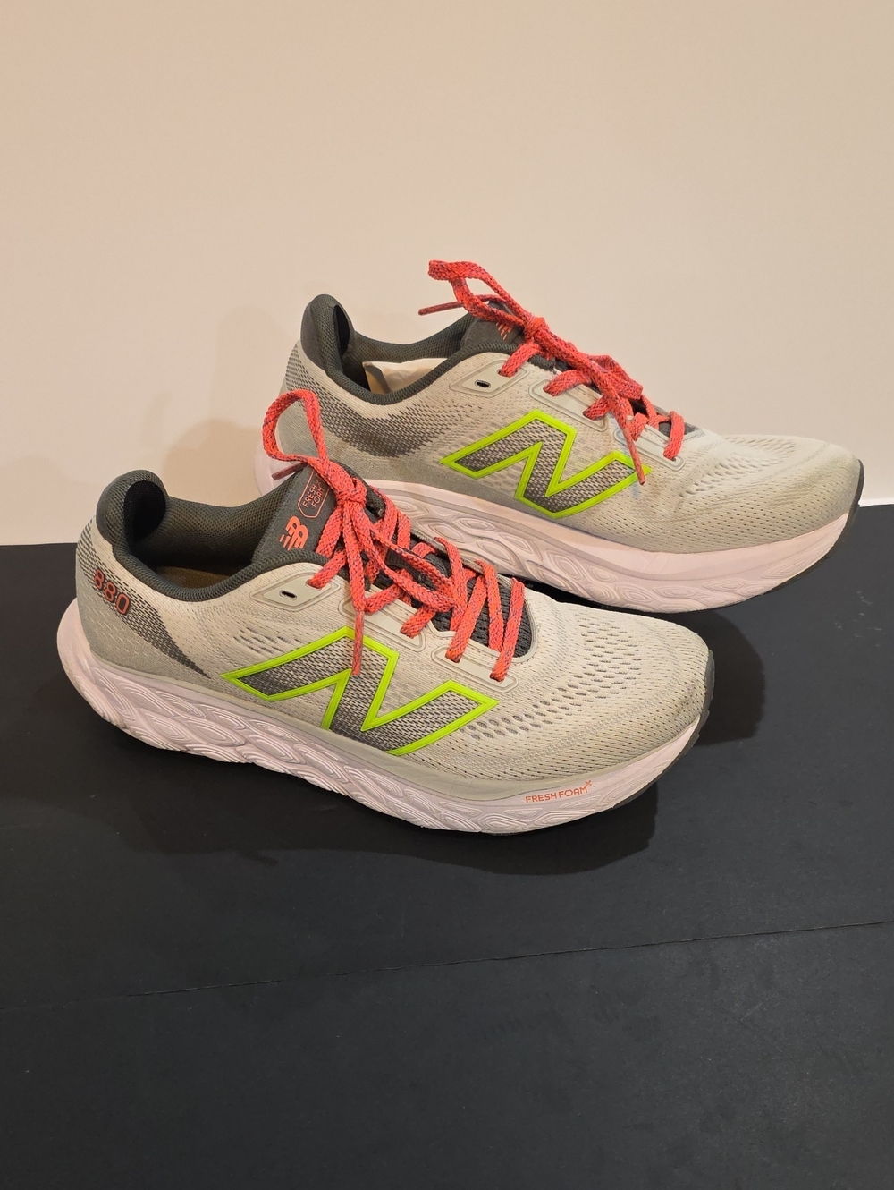 New Balance Fresh Foam 880 Women's Sneakers Gray with Neon Green/ Coral Size 9.5